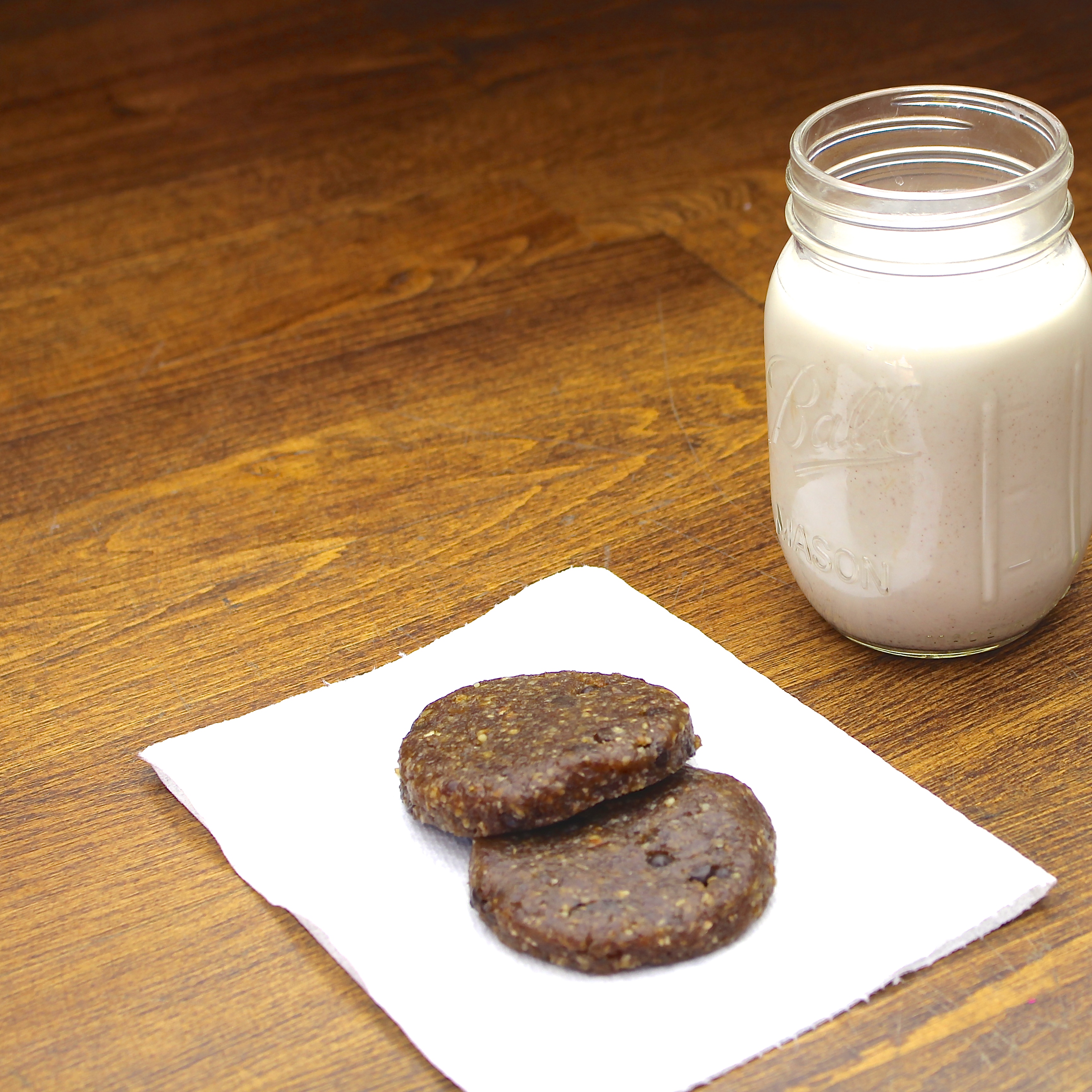 Healthy vegan milk and cookies 